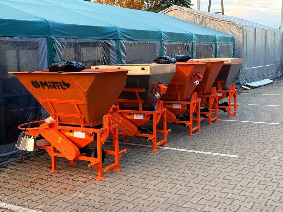 Obsypniki do ciągników na wałek WOM Rozsiewacze komunalne MOTYL