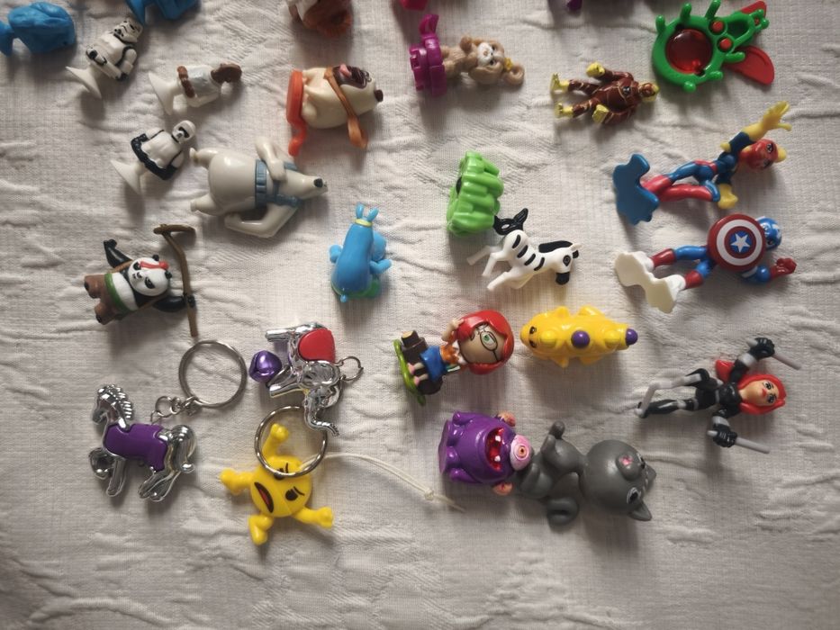 Mini figurki Kinder