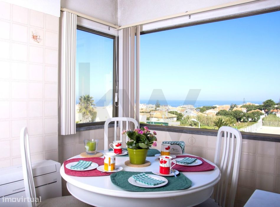 Apartamento T2 com Vista de Serra e Mar na Praia das Maçãs