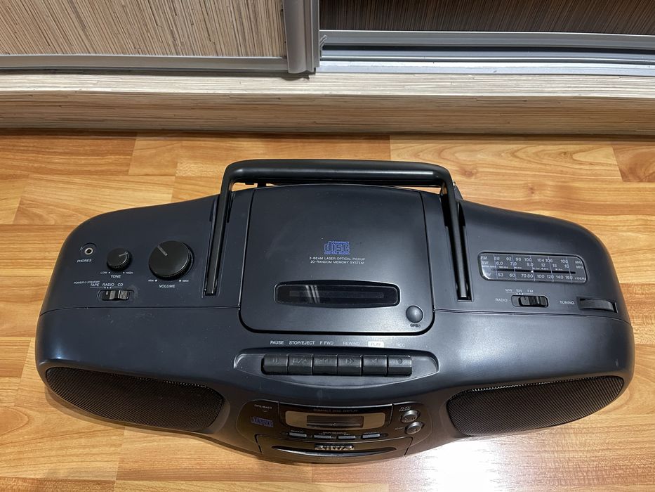 Radiomagnetofon CD Aiwa