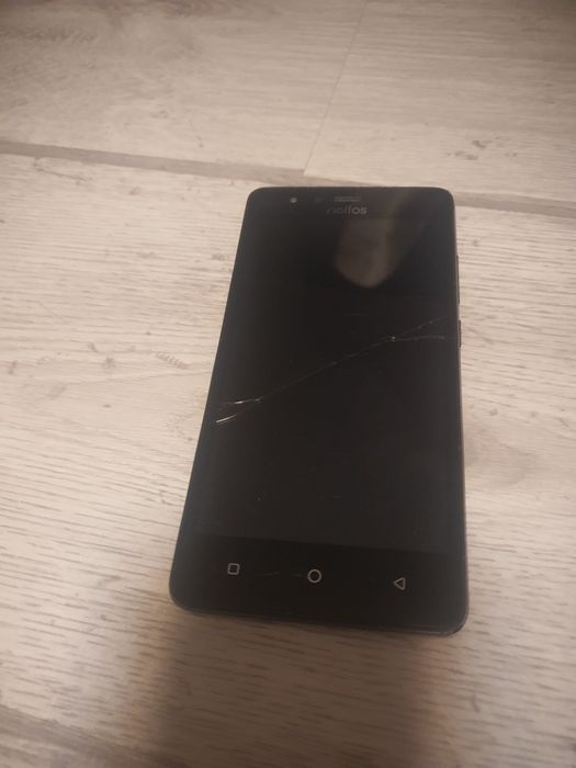 Смартфон Neffos tp703A