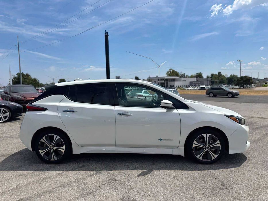 Nissan LEAF      2018
