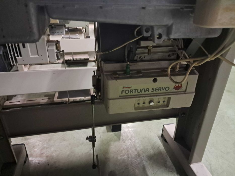 Máquina de ponto corrido