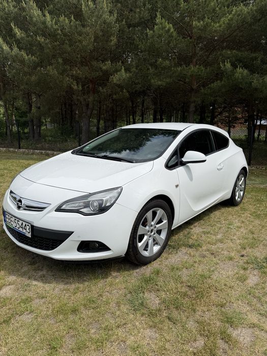 Opel astra J GTC 1,4T 140km
