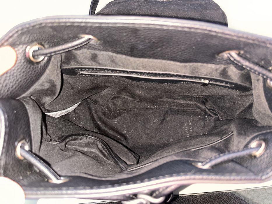 Czarny elegancki plecak