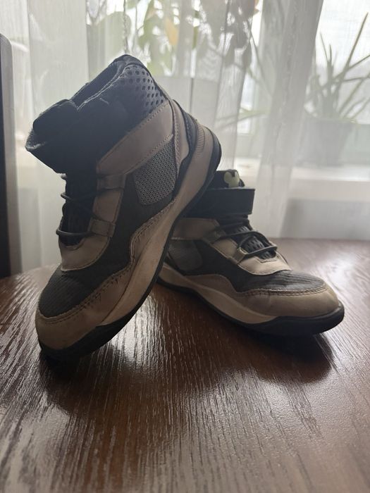 Дитячі ботінки-кросівки