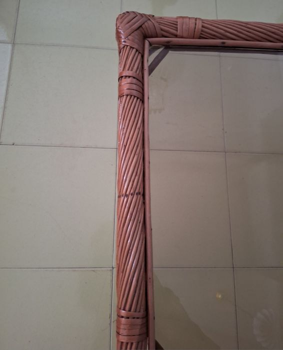 Mesa de centro retangular com vidro