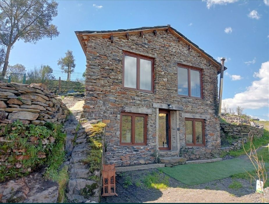 Casa de Xisto T1 +1 com Mezzanine – Refúgio de Charme na Natureza