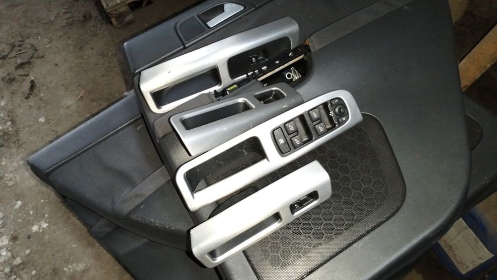 Карти дверей Volvo v50