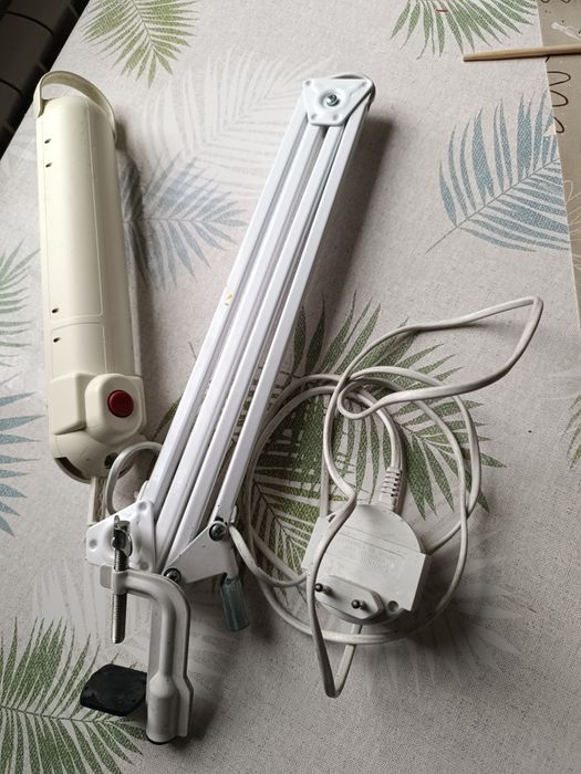 Лампа настольная на струбцине