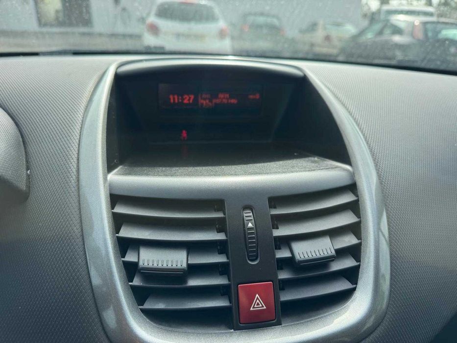 Peugeot 207 Preto