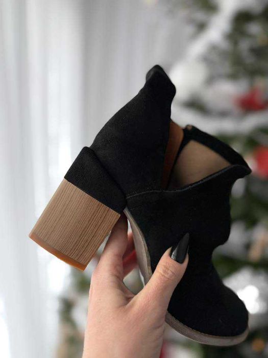 Czarne wygodne botki na kwadratowym  obcasie, zapinane zamek - 39