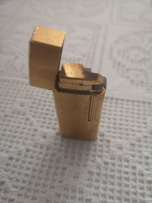 isqueiros vários em bom estado