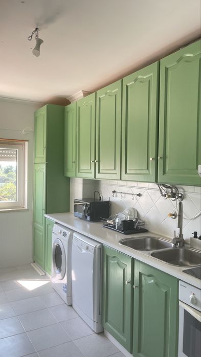 Sala/quarto para arrendar em fernão ferro, Quinta das laranjeiras, 450€ -Entrada imediata