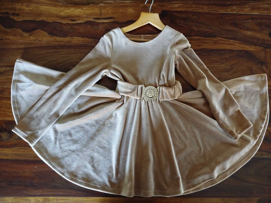 Sukienka elegancka 134