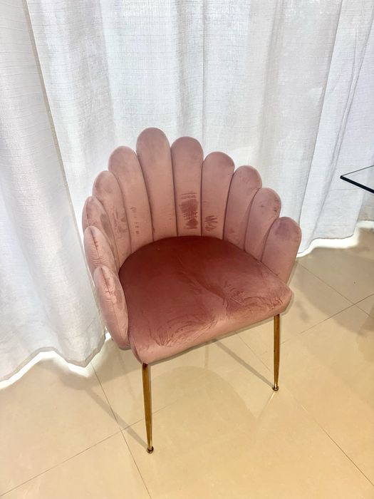 Cadeiras estofadas rosa