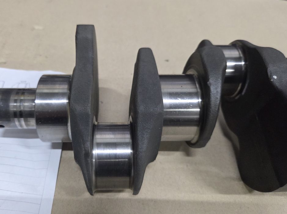 Колінвал колінчастий вал Джип Черокі KJ Крайслер Voyager 2.5 2.8 CRD