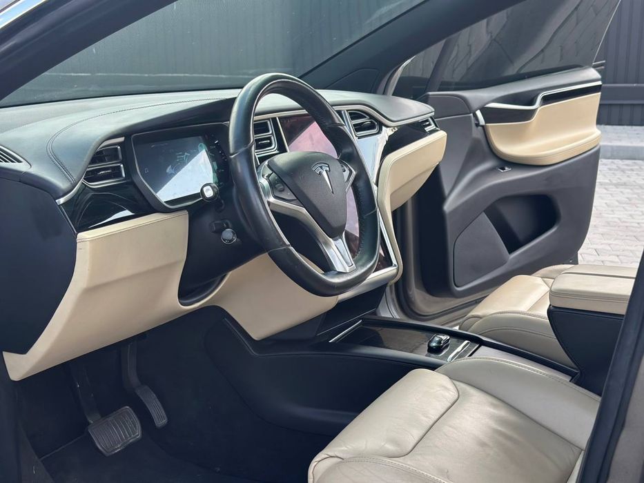 Tesla Model X 2016