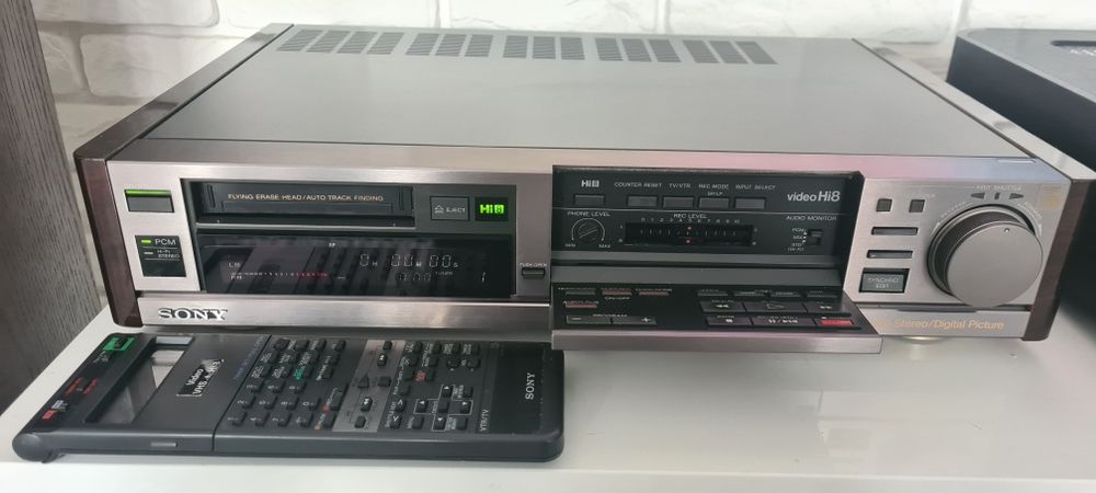 Magnetowid Sony EV S1000E, Video Hi8