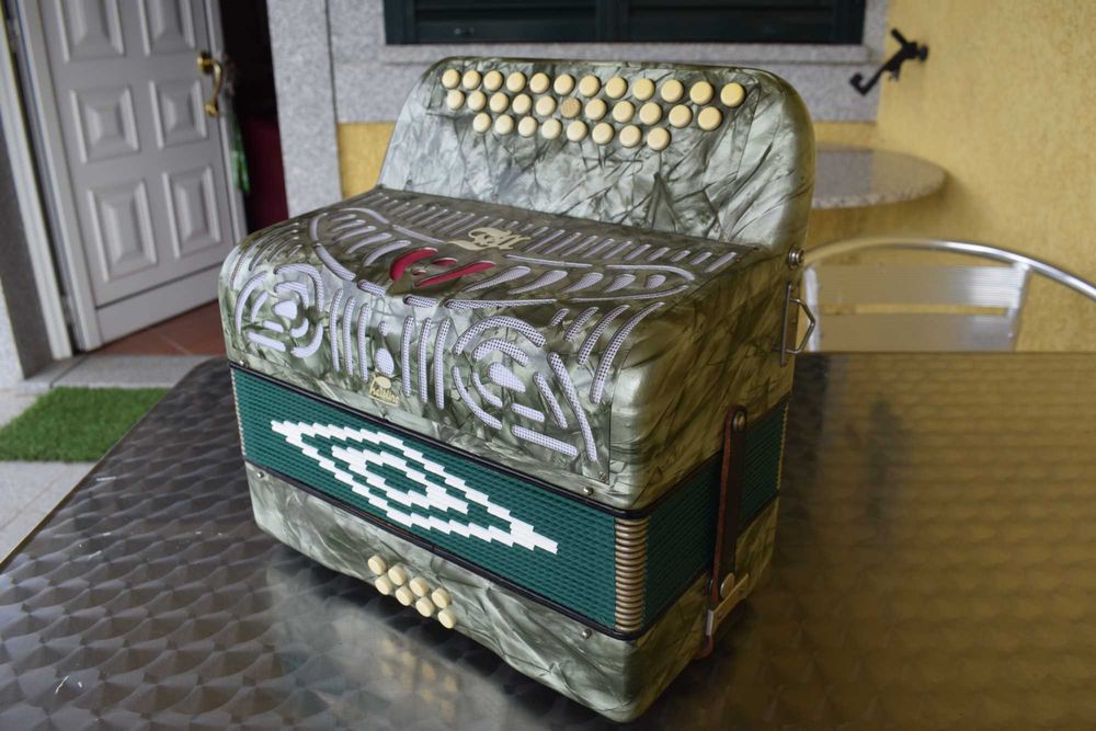 Concertina Tel 2 voz. Sol# Do# Fa#