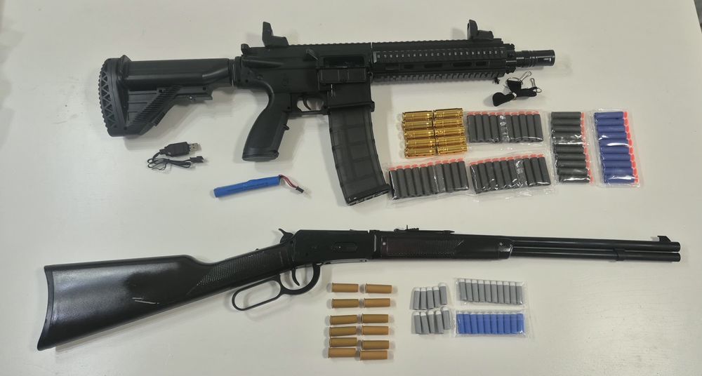 Vendo duas Carabinas Nerf  Winchester e H&K 416D