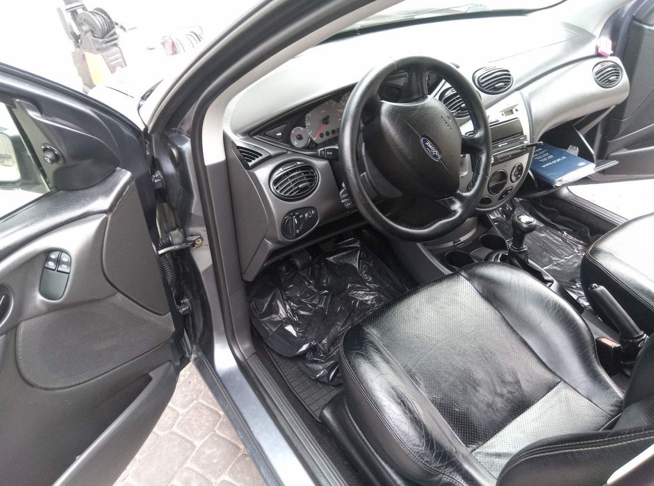 Продам ford focus 2004 бензин16