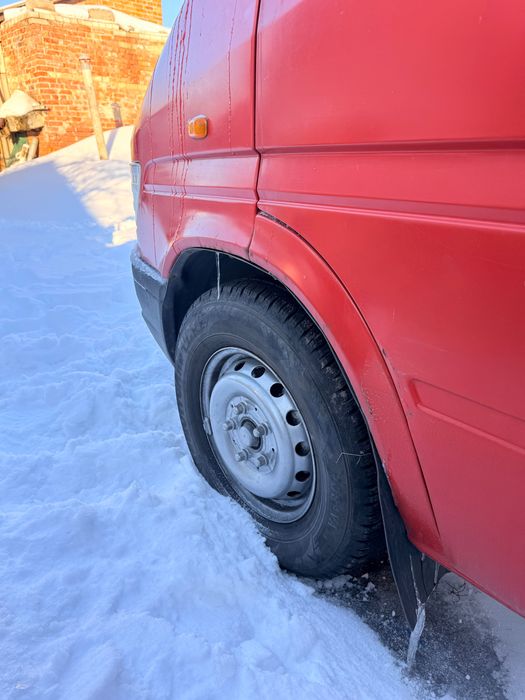 Спецализованый винтажный фургон малотонажный-в
