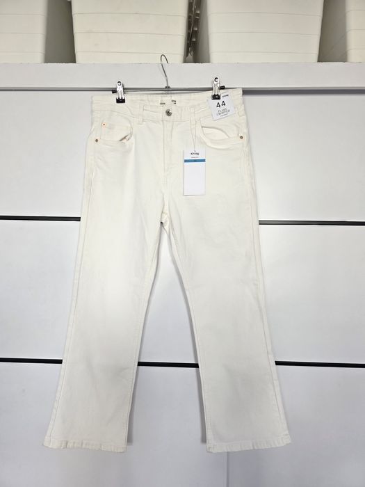 Jeansy flare z wysokim stanem