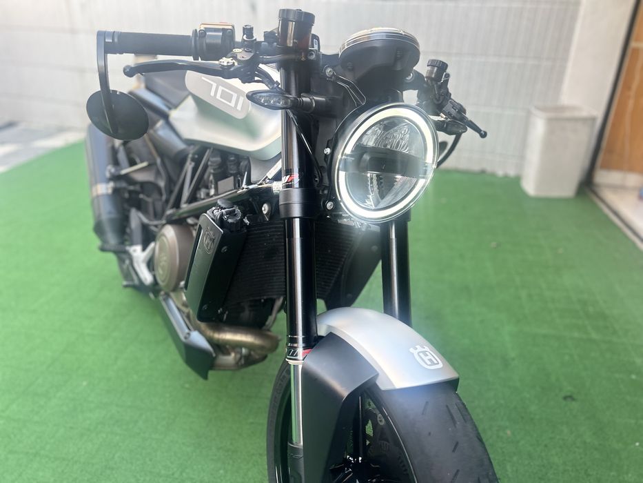 Husqvarna 701 vitpilen 33kw por 110€/mes /entrega nacional