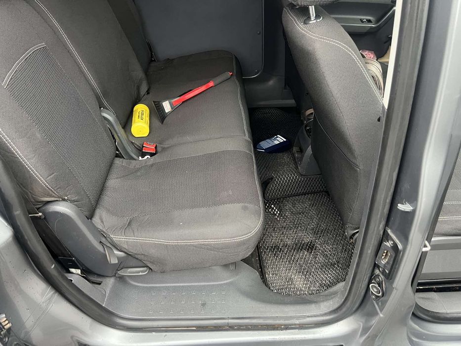 Volkswagen Caddy 1.6 дизель2011