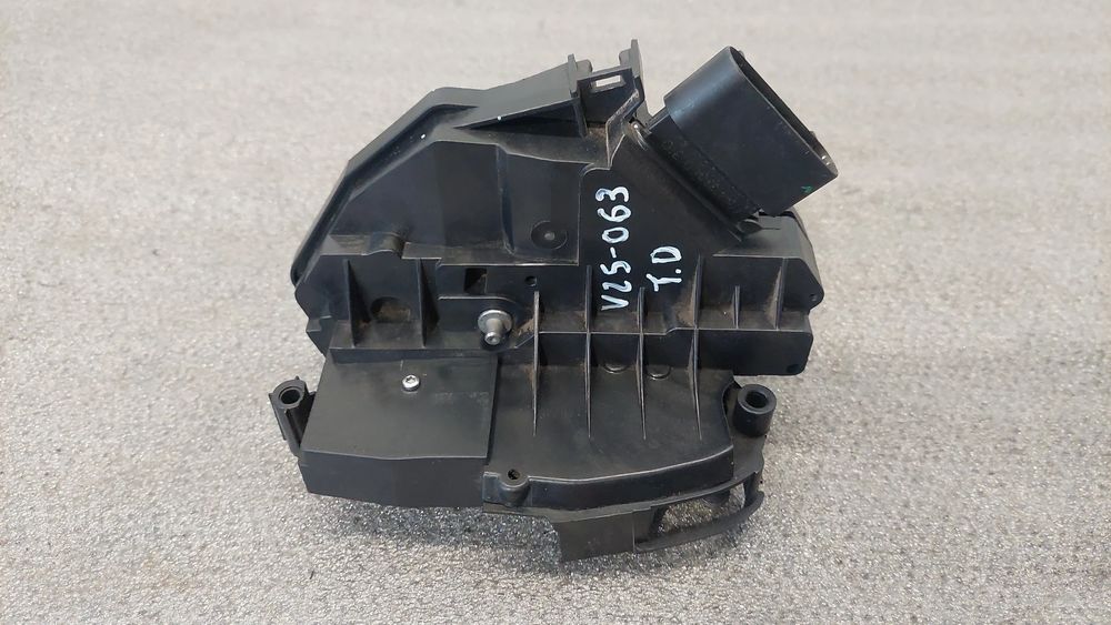 Fechadura / fecho porta trás direito FORD Fiesta VI (CB1, CCN)