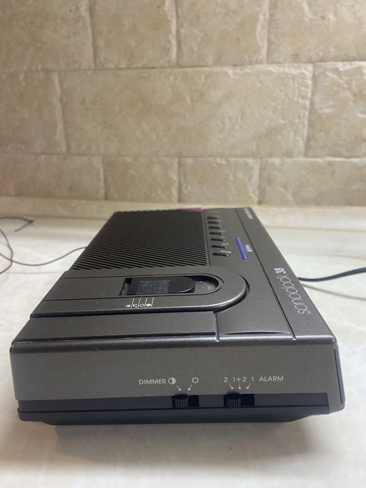 Grundig Sonoclock 38 радіо будильник