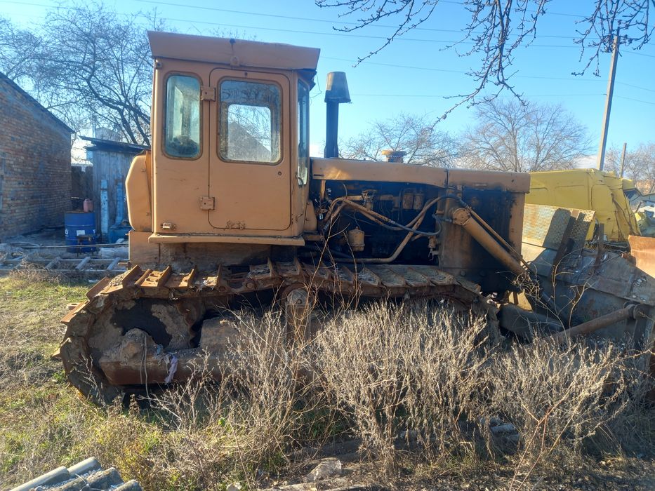 Продам бульдозер т130