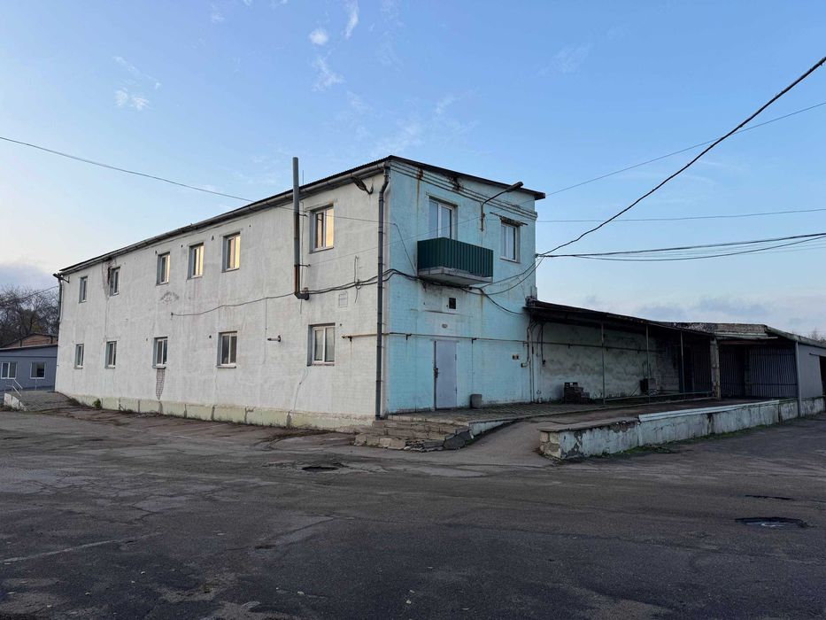 Склад-офіс у центрі міста 3500 м2