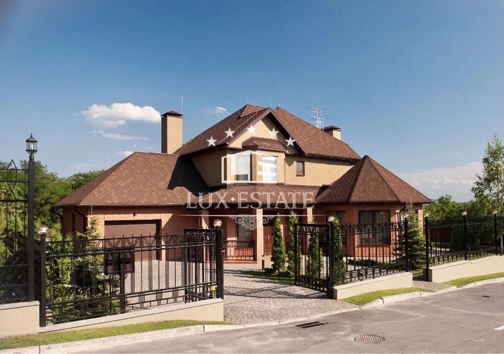 Дом с бассейном и генератором в Лесниках, КГ “ЗЕЛЁНЫЙ ГАЙ”