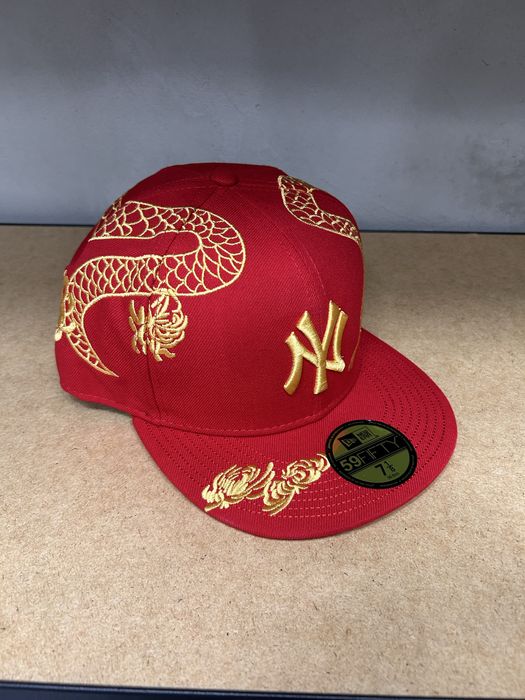 Czapka Czerwona NY Yankees Złota 7 1/8