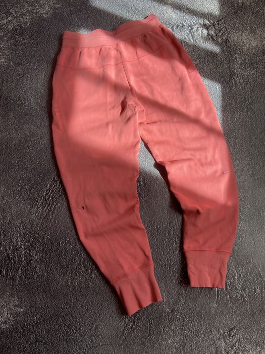 Жіночий спортивний костюм Nike Tech windrunner