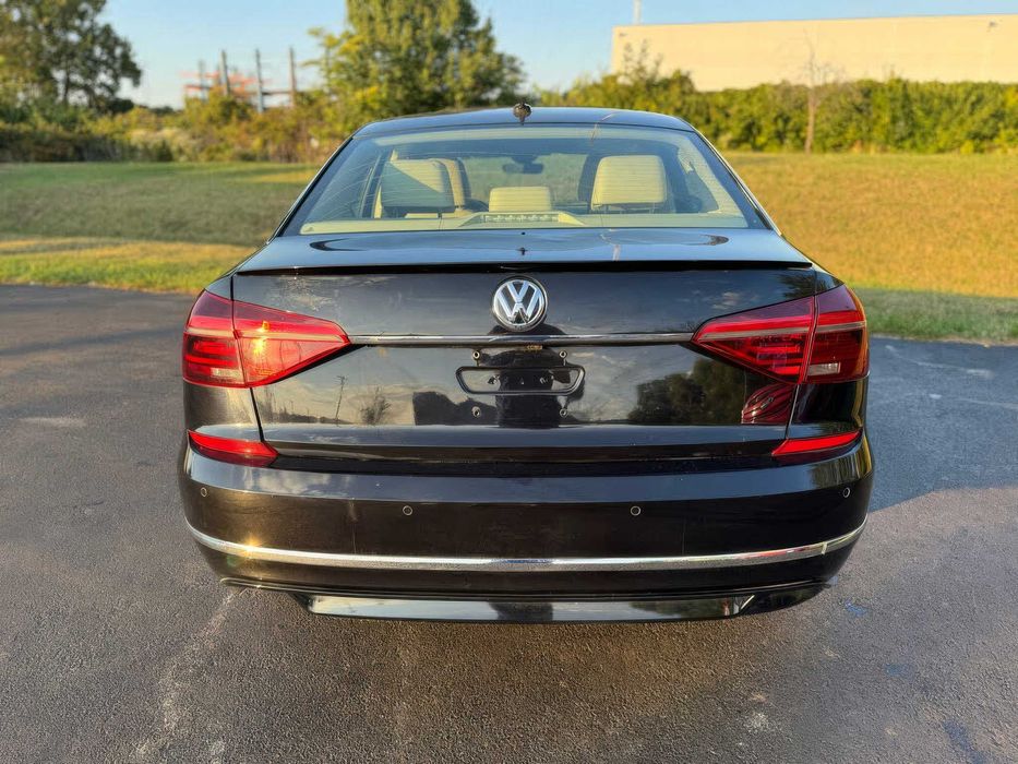 Volkswagen Passat SE R-Line      2019