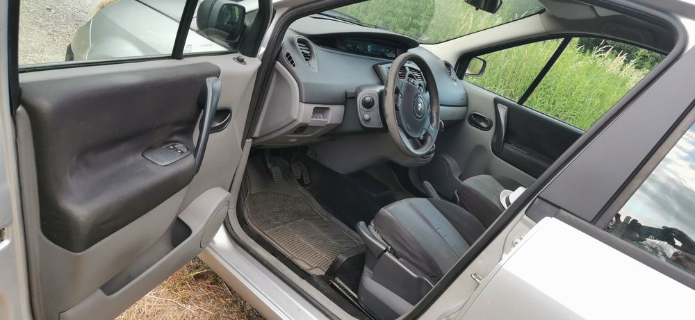 Renault Scenic II 1,5 dci sprawny w dobrym stanie.