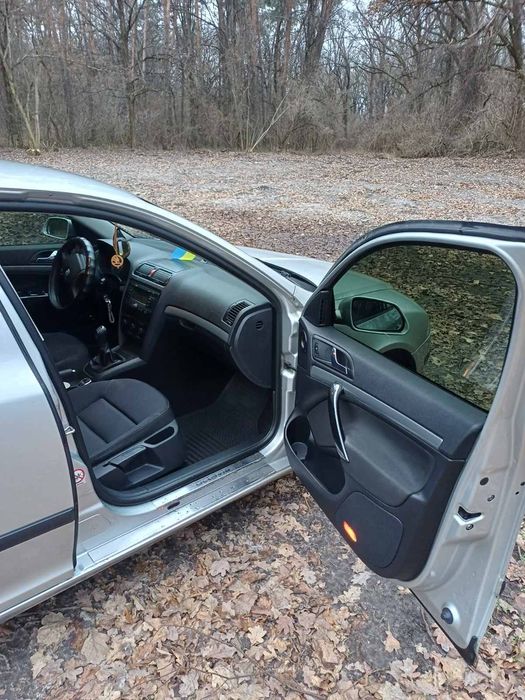 Продаю автомобіль Skoda Octavia 2005