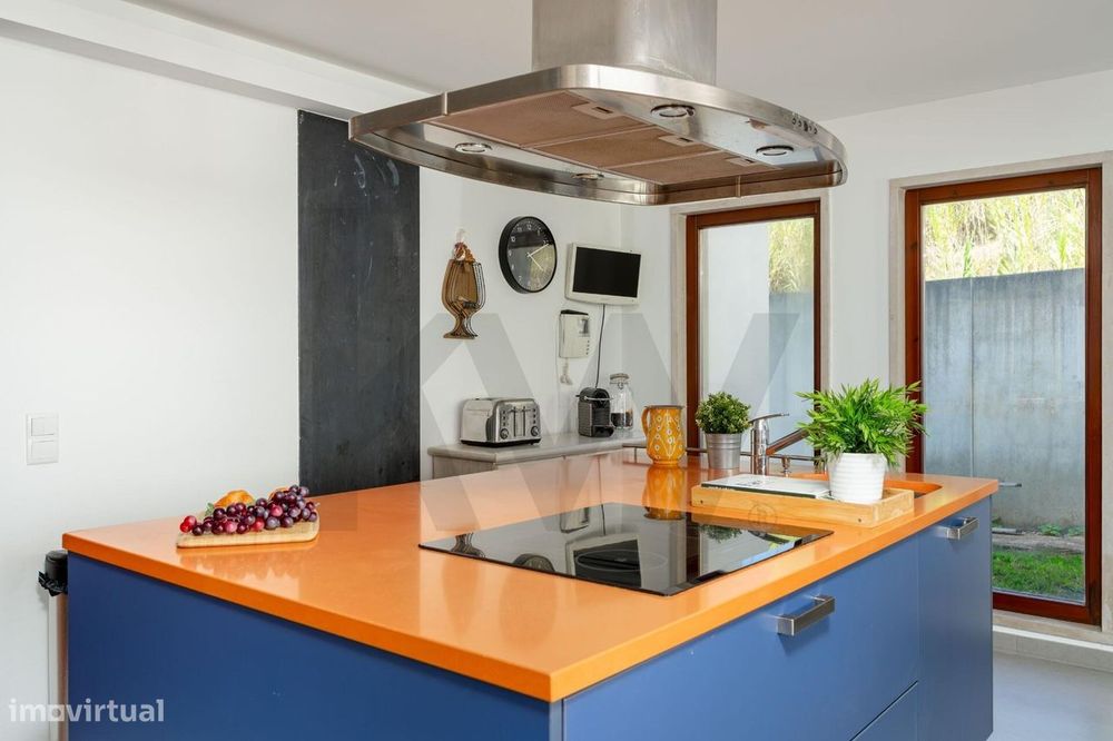 Moradia T4+1 com piscina, jardim amplo e garagem | Barcarena