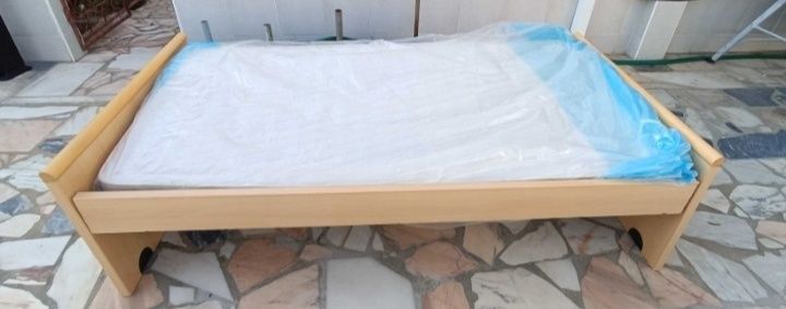 Cama de solteiro com colchão novo