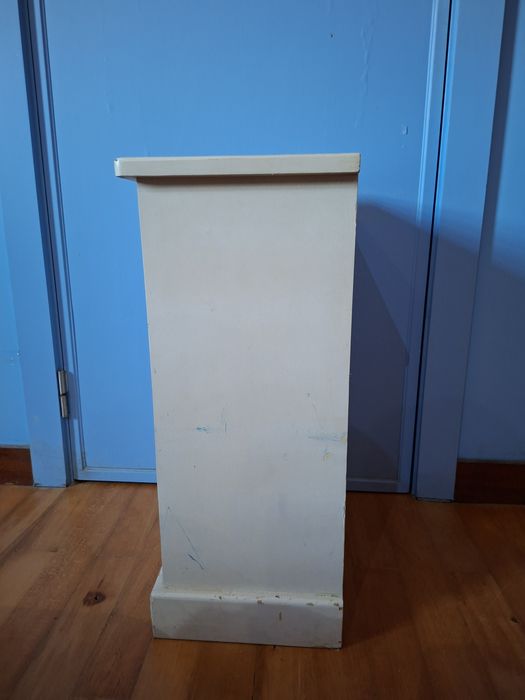 Mesa de cabeceira criança