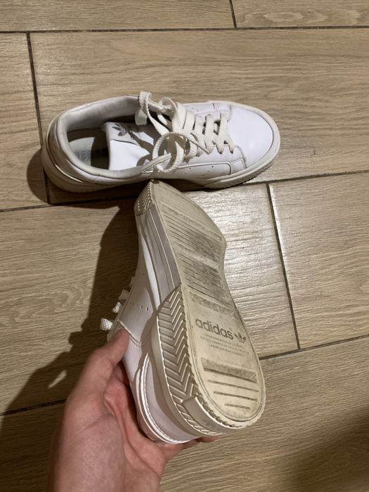 Адидас кросовки оригинал. 24см