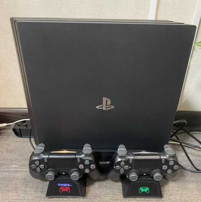 Sony Playstation 4 pro з дисками