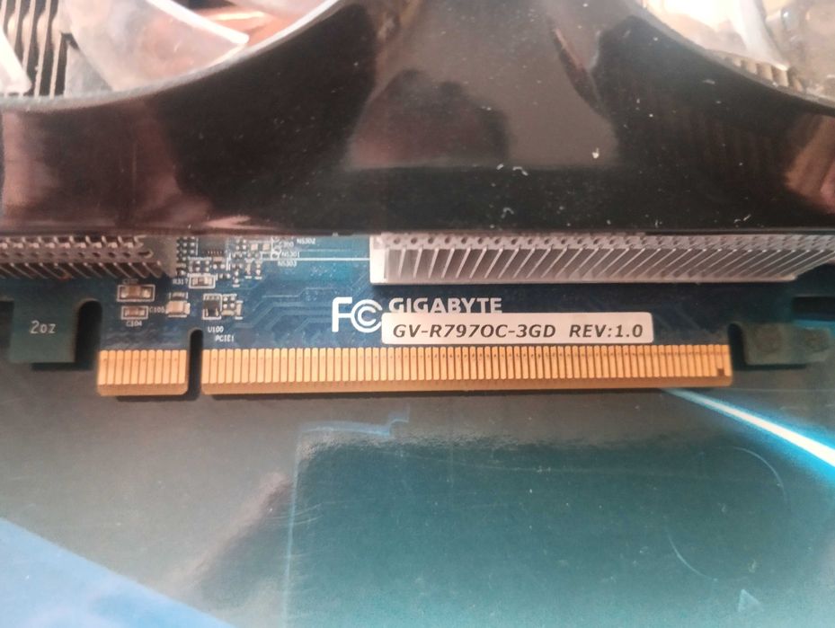 Видеокарта GIGABYTE Radeon HD 7970 3GB 384 bit GDDR5