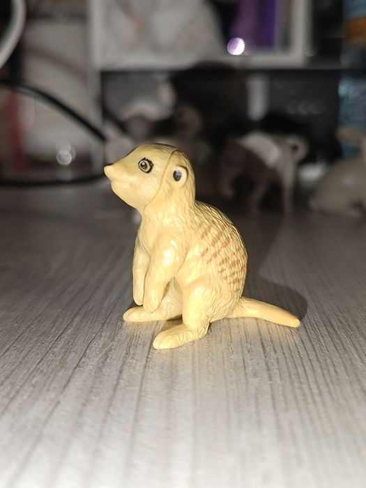 Игрушка Киндер Сурикат