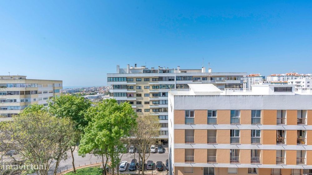 Encantador Apartamento T2 com Vista para o Rio em Paço de Arcos