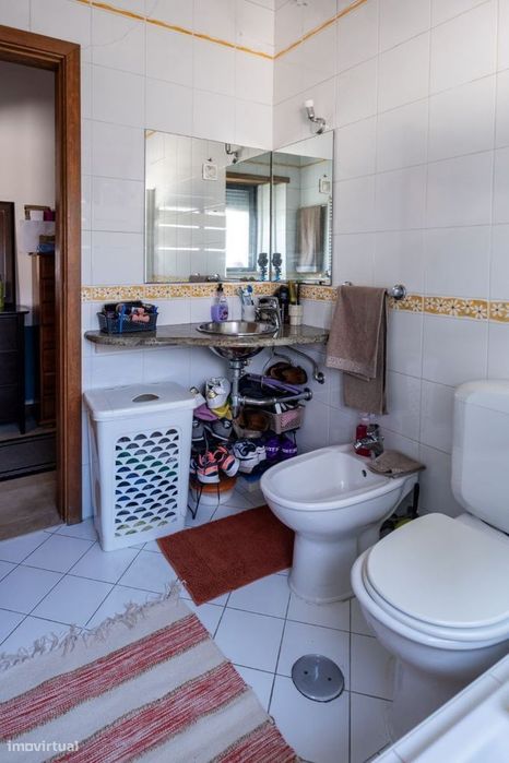 Apartamento T1 - Urbanização Gorgulão em Coimbra com Garagem