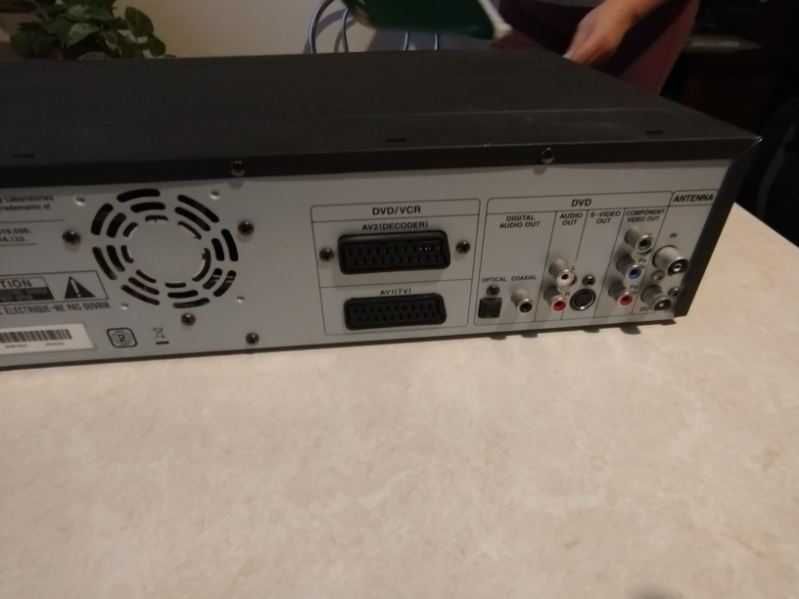 Odtwarzacz dvd vhs funai